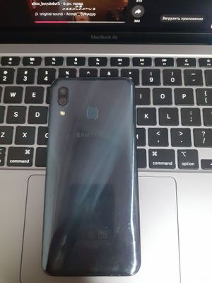 Samsung Galaxy A30