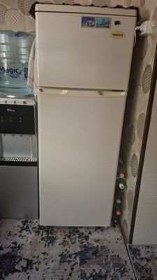 Холодильник срочно продаю