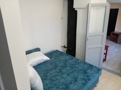 Аренда 2 комнаты дом на земле ор Азер центр.300у.е