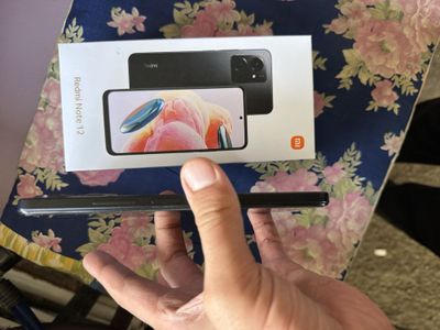 Redmi not 12 pamit 8.256g holati ideal karopka dak kamplekt