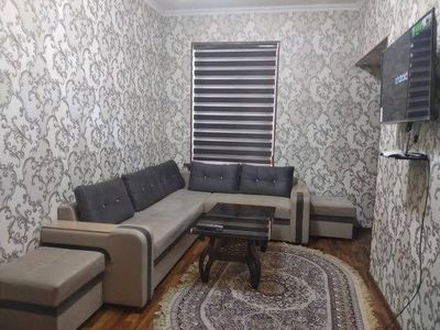 у.Ш. Руставели памятник Двух комнатная