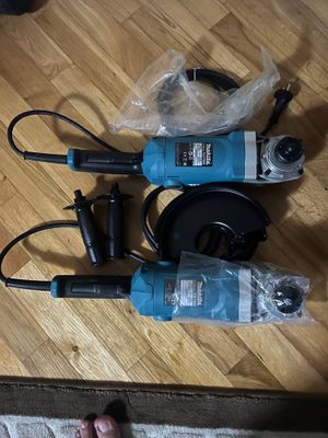 угловая шлифовальная машина (УШМ) Makita GA7050.