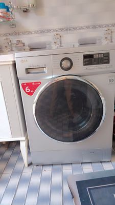 Продаётся стиральная машина LG. 6 кг. Причина менаю на 10 кг.