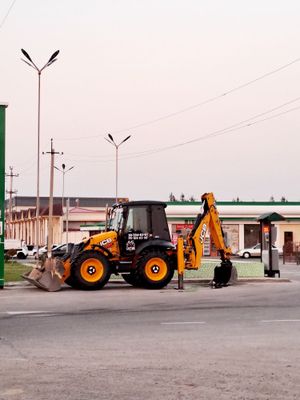 Tractor JCB 2020