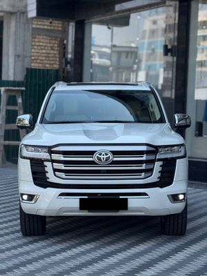 Toyota Land Cruiser 300