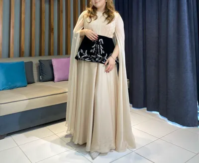 вечерняя платья, ручная работа, одевала один раз.