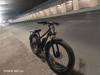 Yirik baloni elektro velosiped. 26razmer