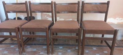 Продам 6 стульев в среднем состоянии