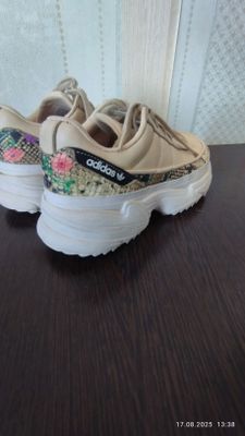 Adidas original kros