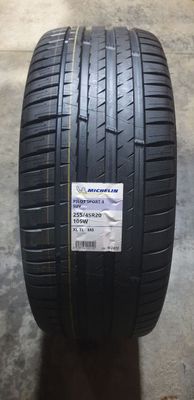 Michelin Pilot Sport 4 255/45R20