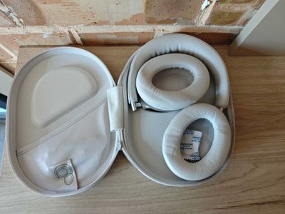 Bose QuietComfort Ultra Headphones - White Smoke