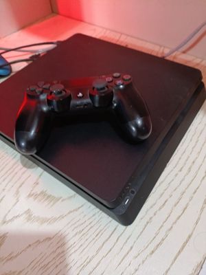 Playstation 4 slim