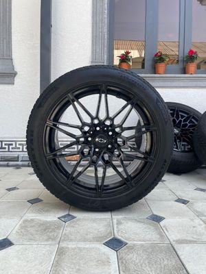 245/45/19 diska idial xolatda 700$ kelishamiz