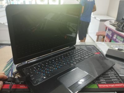 Noutbook hp sotiladi