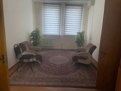Метро Чиланзар Ц-квартал 80м² 2этаж 3комнаты в доль дороги Юр адрес