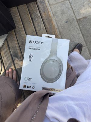 Продаю наушники Sony WH-1000XM4, новые