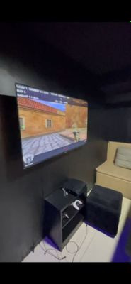 Телевизор 55 skywordht hd smart б у с кранштейном.