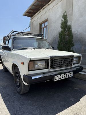 Vaz 2104 sotiladi