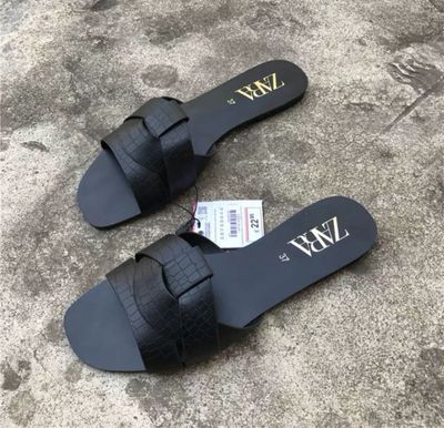 Шлёпки фирмы Zara