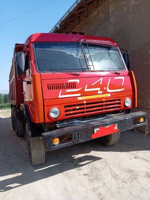 Kamaz ishlab turibdi