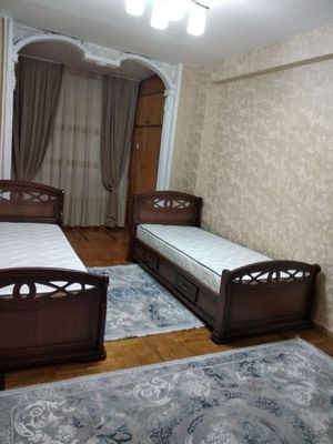 Дружба Метро 5 ком 5 этаж 9 этажка студент девочки тоже можно мах 10