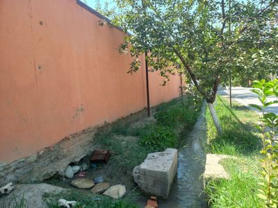 5 sotixlik yer sotiladi molxonasi bilan