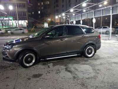 автомобиль продаётся lada vesta cross