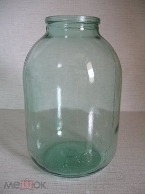 Продаю 3-х л, 1-л банки.