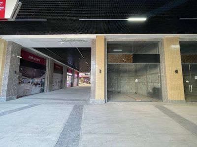 ТРЦ "Альфраганус" нежилое помещение 39кв.м в состоянии коробка срочно