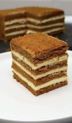 Medoviy tort buyurtma