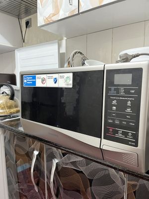 Samsung mikroto‘lqinli pech ME732KR ideal holatda! Микроволновая печь