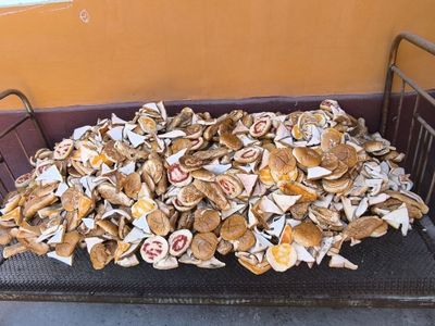 Burger nonlari vazvratla kolbasa sasiska vazvratlar qopi 50.000 so’mda