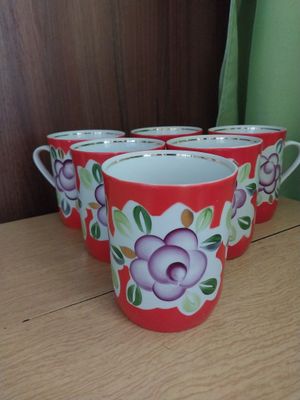 Бокалы фарфоровые, для чая, большие.