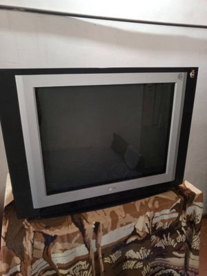 Телевизор с плоским экраном