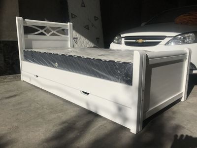 Кроват из дерева лиственницы