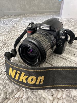 Nikon D60, Card 8Gb, Батарейка, Спишка YN560-II, Синхронизатор, Сумка