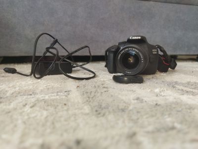 Canon 1200 D ob 18-55