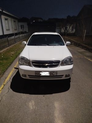 Lacetti 2012 yil 3 paz gazi bor