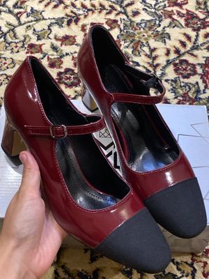 Angilina joni 50$  risolli 60$ qora rangi koja tufli
