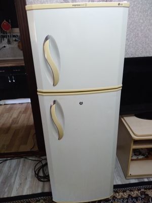 Холодильник LG б/у. Продаю.