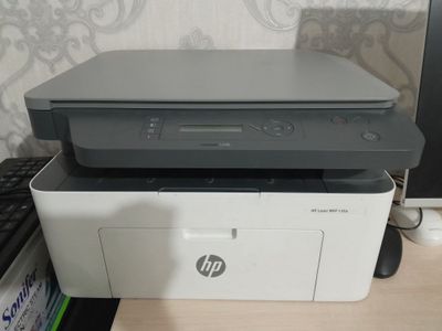 HP printer. Oq qora