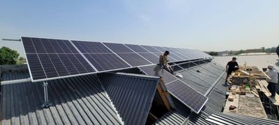 Premium sifatdagi quyosh panellari bilan energiyani tejang.