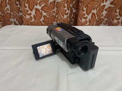 Sony Handycam Vision CCD-TRV65 (NTSC).