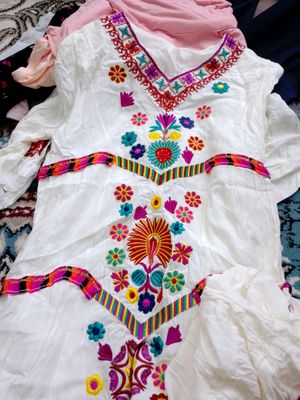 naqshli ko'ylak