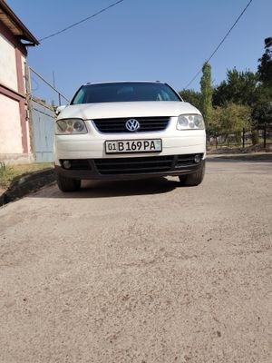 Volkswagen Touran автомат сотилади