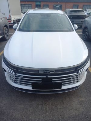 BYD chazor sotiladi