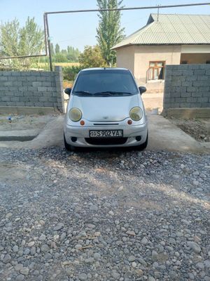 Mashina yaxshi xolatda minishga tayyor motor hadavoy aybi yoq