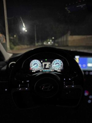 Продам Hyundai Elantra черного цвета 2021 г.