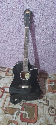 Gitara sotiladi yangi