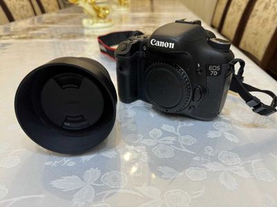 Продается фотоаппарат Canon 7D